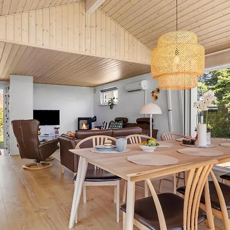 Ferienhaus Lovely In With Wifi *